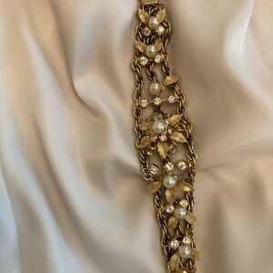 Vintage Miriam Haskell Unsigned  Pearls and Crystal Bracelet.